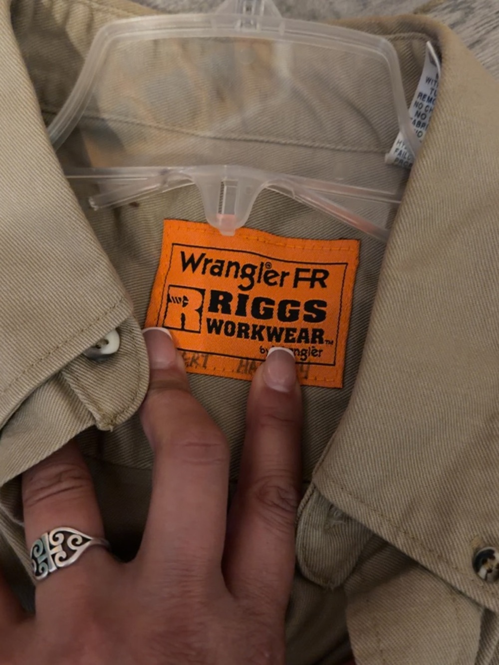 Wrangler Men's Khaki Flame Resistant Button-Down Shirt #N015 - Picture 5 of 7